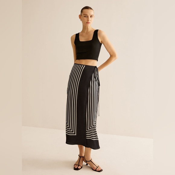 Commense Dresses & Skirts - Commense‎ Geometric Pinstripe Satin Wrap Tie Skirt size M/6